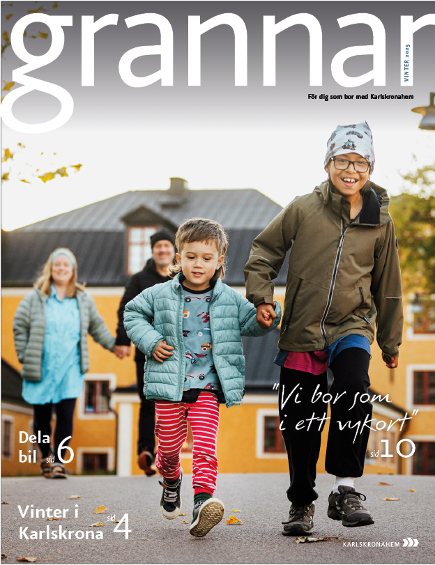 Barn och vuxna som går tillsammans utomhus i bostadsområde, omslagsbild till Karlskronahems kundtidning Grannar.