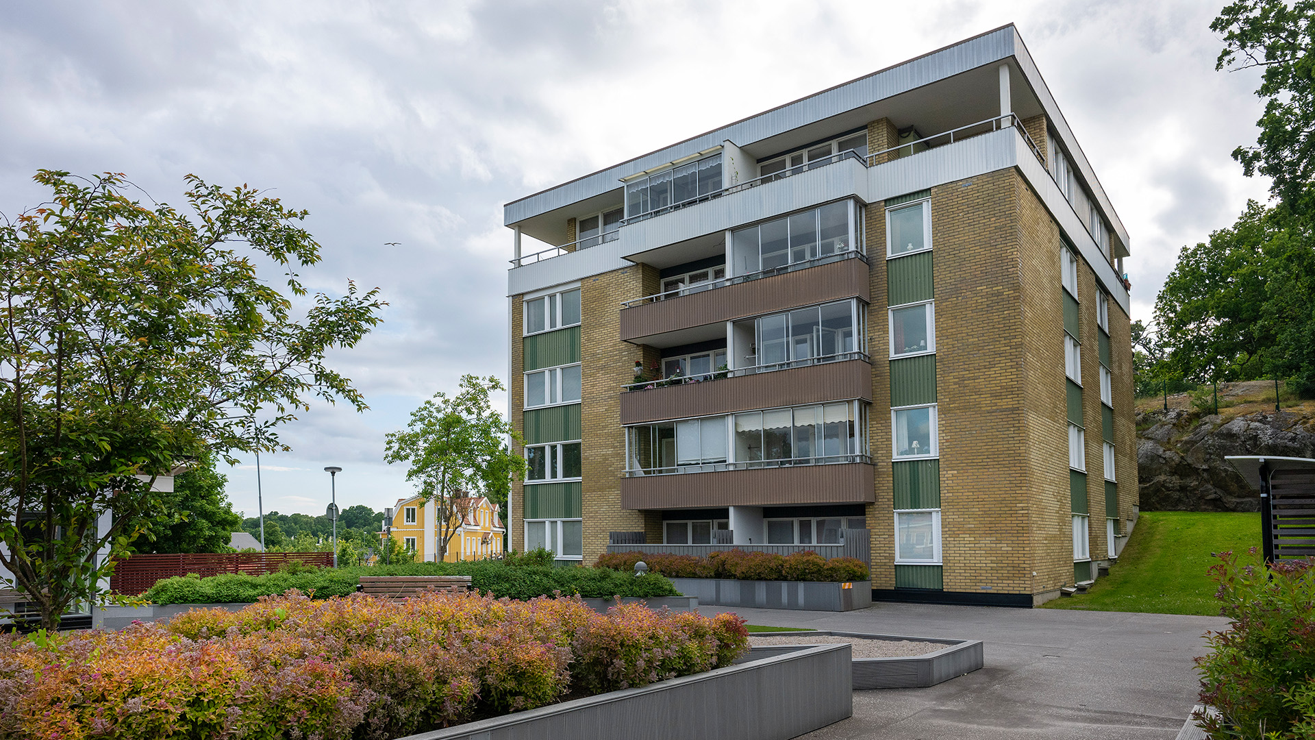 Riksvägen 19-23, Gästgivarvägen 1