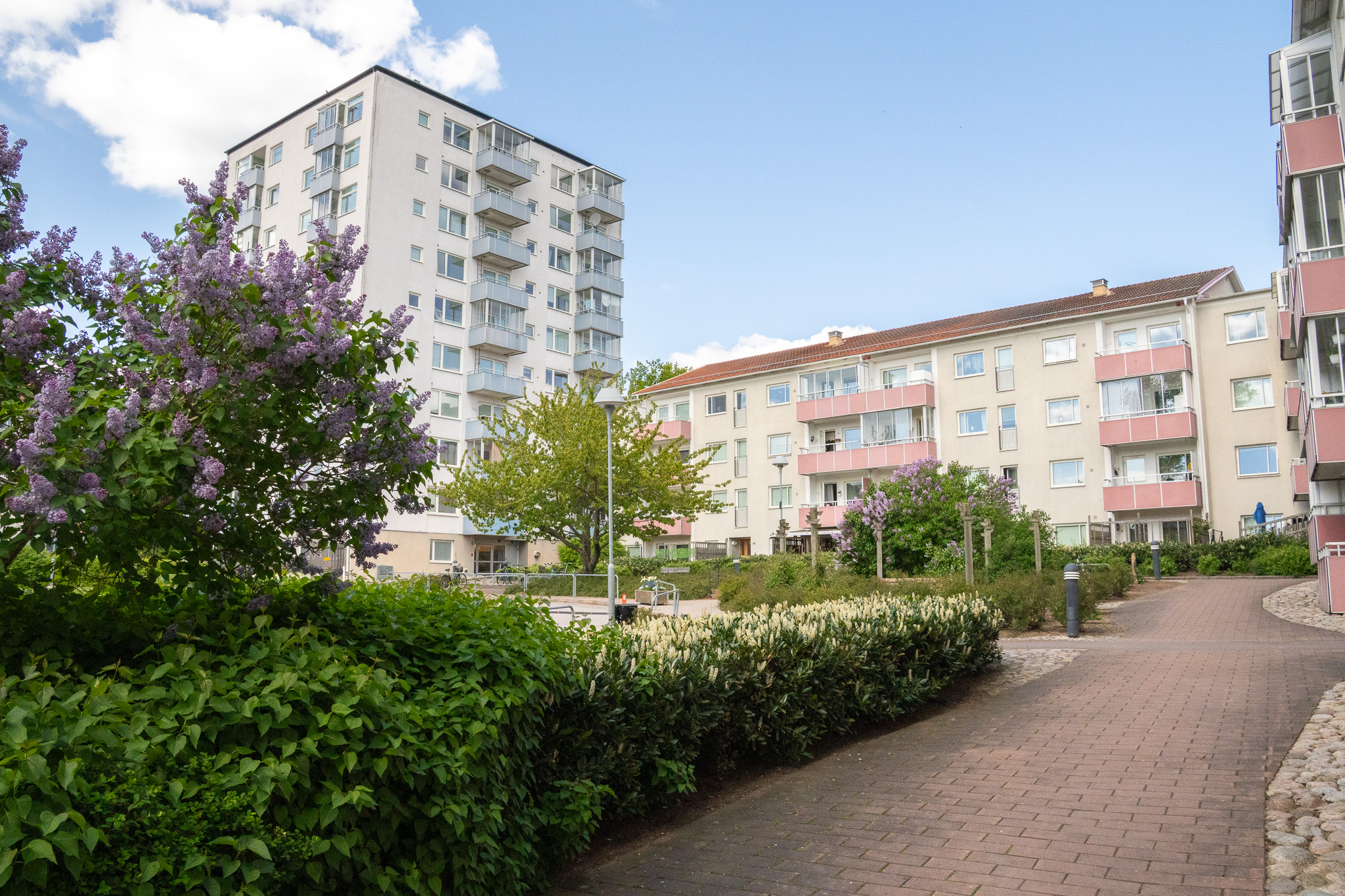 Bor du på Gullaberg? 
Välkommen på hyresgästträff!